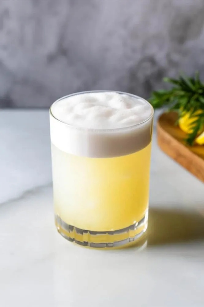 Pink Gin Fizz